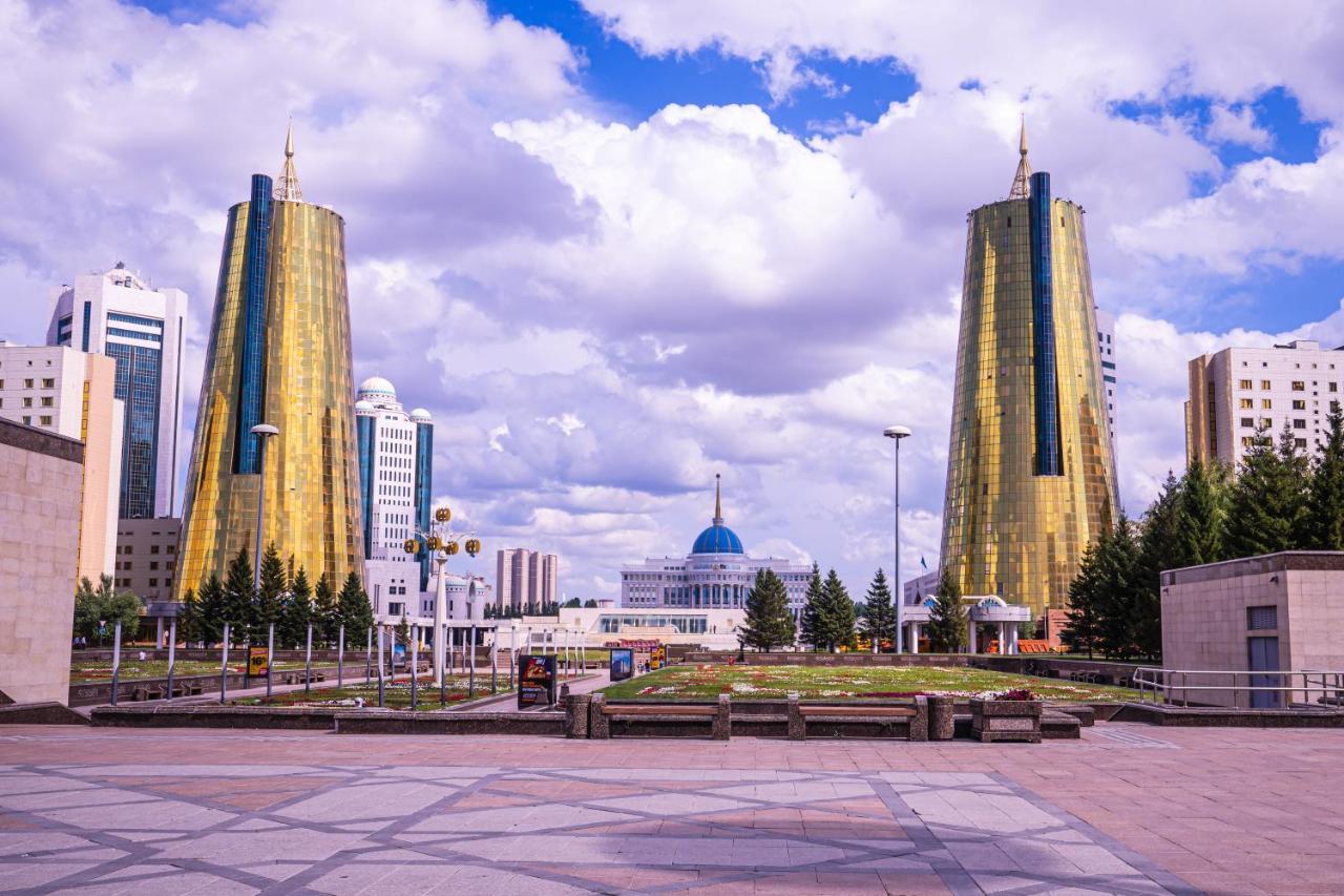Belon Lux Hotel Астана Екстериор снимка